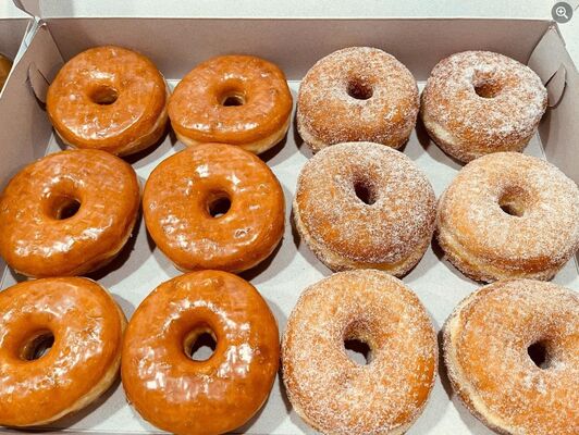 24時間セルフサービス自動リフティングシステム ケーキ自販機 鉄鋼のドアフレームとガラスの脱霧